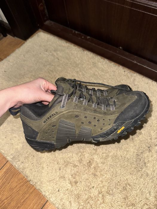 Черевики від фірми merrell