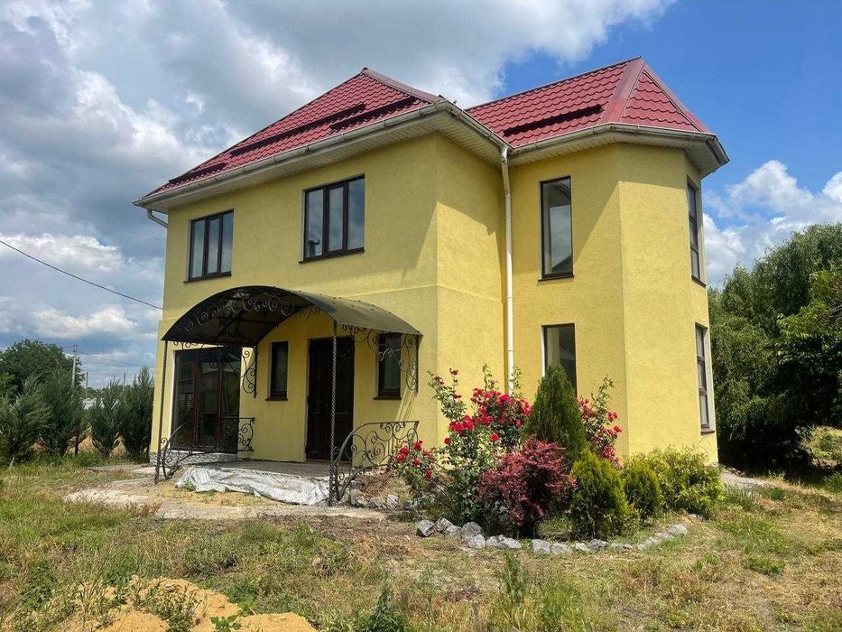 Продаж нового двоповерхового будинку в престижному районі Тульчина