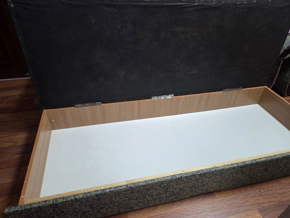 Продам диван 210×85 см.