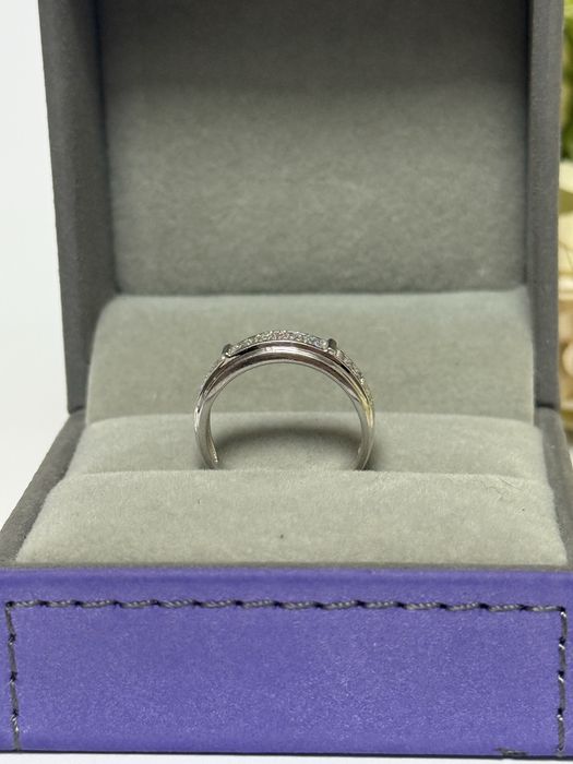 Золотое кольцо с бриллиантами 16,5р