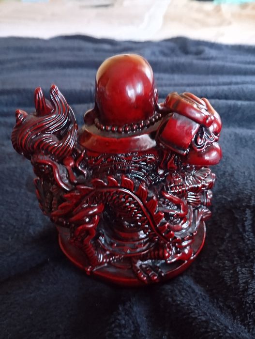 Conjunto de chávenas em porcelana fina, com base em estanho.