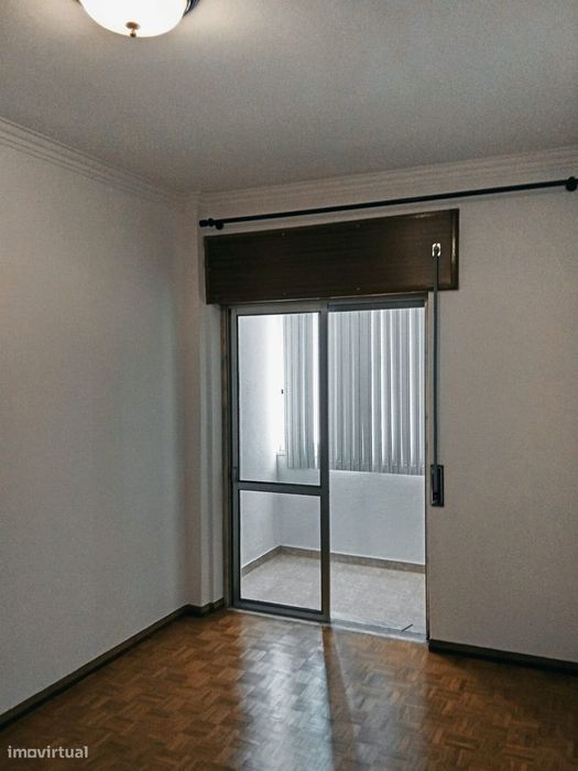 Apartamento T2 - Junto à Estação dos Foros de Amora