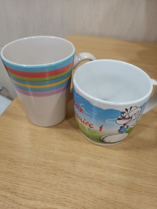 Duas canecas estampadas