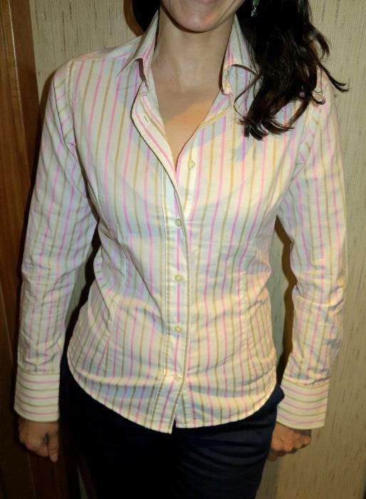 Camisa listada branca e rosa, cintada