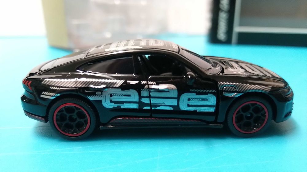 Audi RS e-tron GT (2024) - Miniatura escala 1/63 Majorette Sports Cars