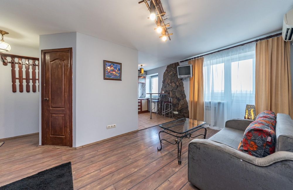 Подобово 2-х кімн, центр, Двірцева