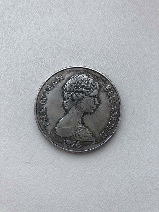 Коллекционная монета Елизавета