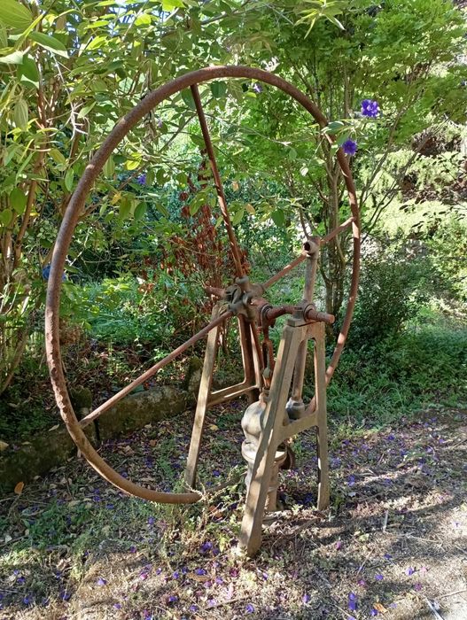 Bomba de poço antiga