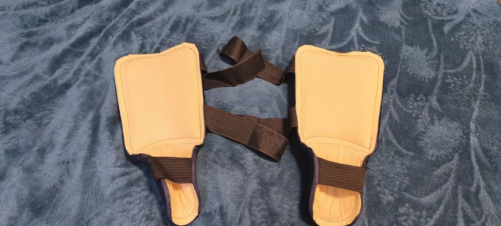 Рукавички  та захист для ніг для карате