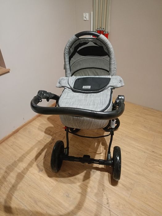 Sprzedam wózek dziecięcy gondola