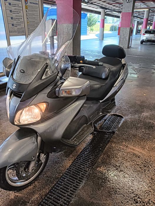 Suzuki Burgman 650cc executive