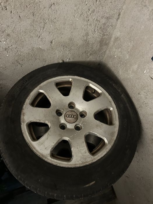 Vendo 4 jantes Audi R15 com pneus