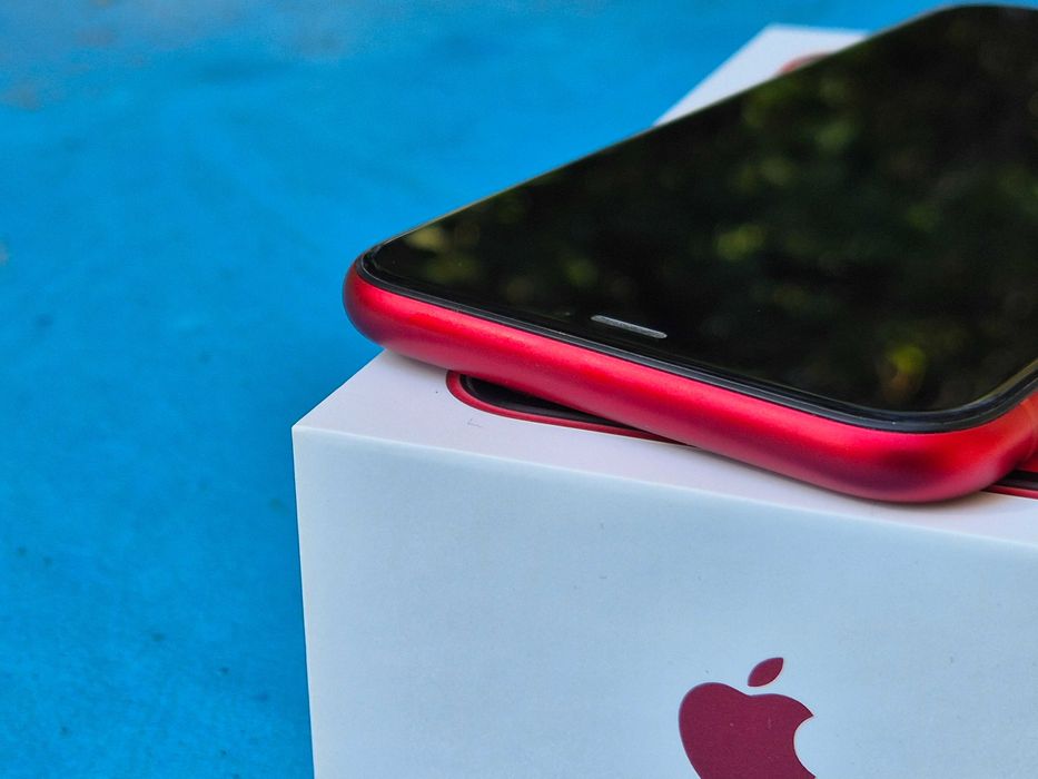 iphone Xr RED 64 gb 77%