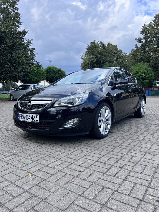 Opel Astra J 2010 rok
