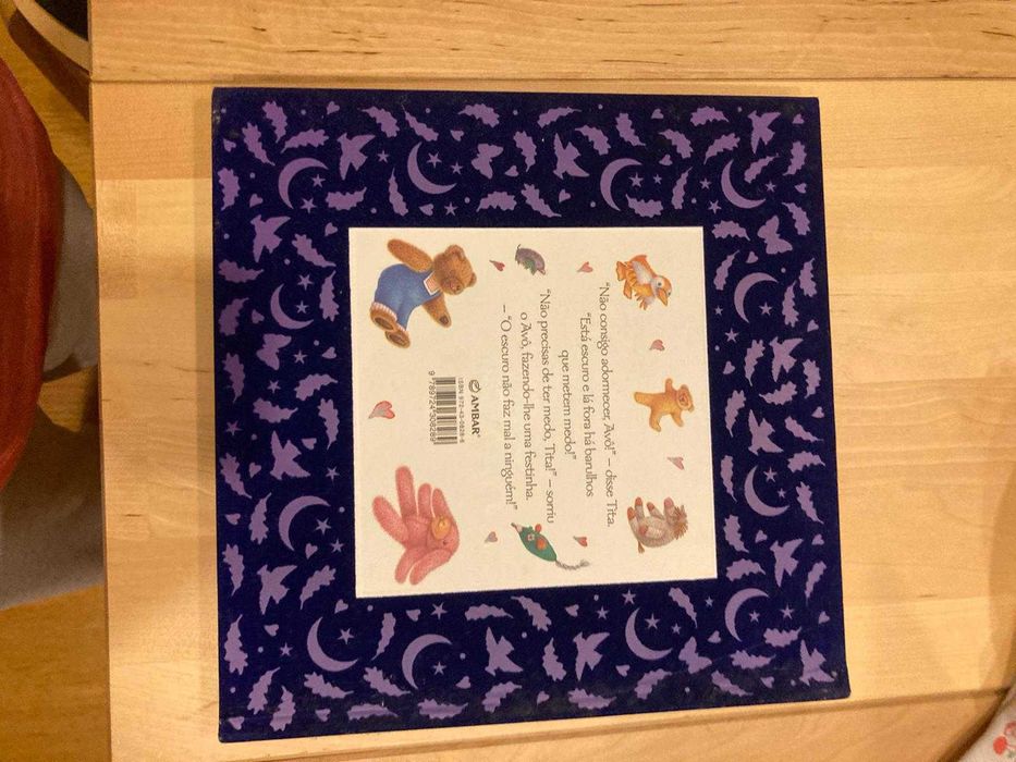 Boa Noite, Tita  Caroline Anstey