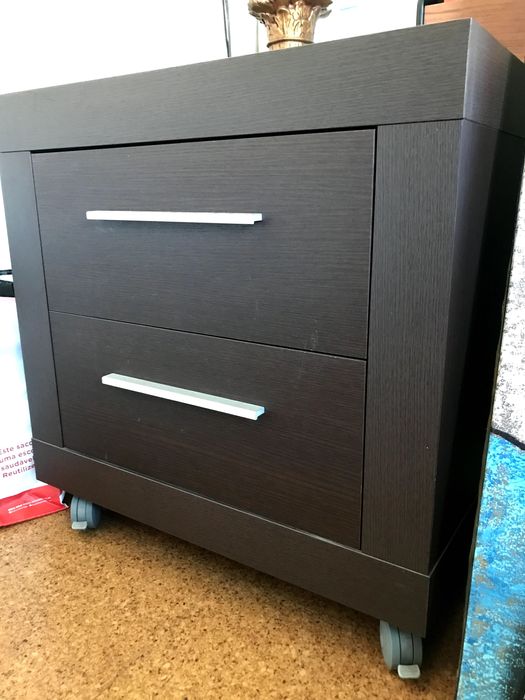 1 Excelente Secretária e 1 Cubo Gavetas Madeira