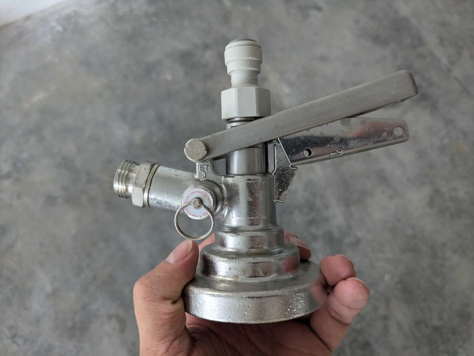 Acoplador para barril Keykeg