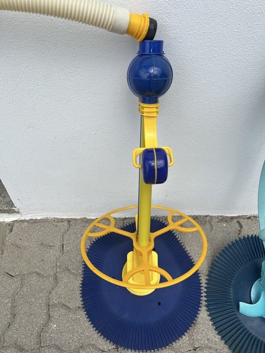 2 Aspiradores Manuais para Piscina