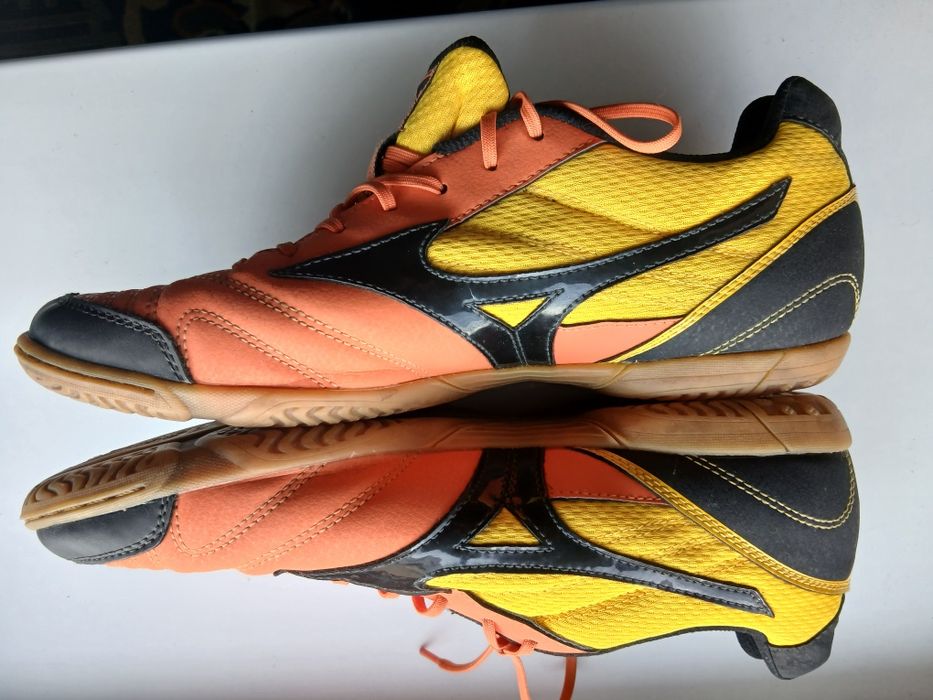 Футзалки Mizuno  eu43.