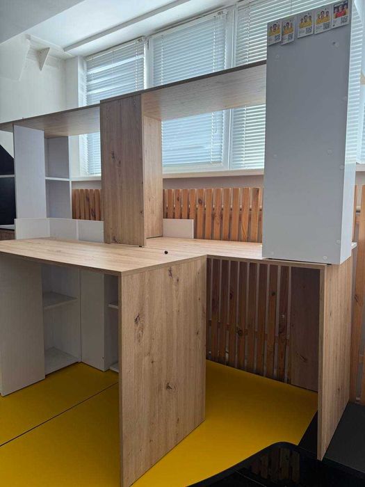 офісні столи з тумбою з поличками великі столи столешниця