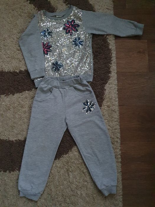 Костюм на девочку ( весна-осень)