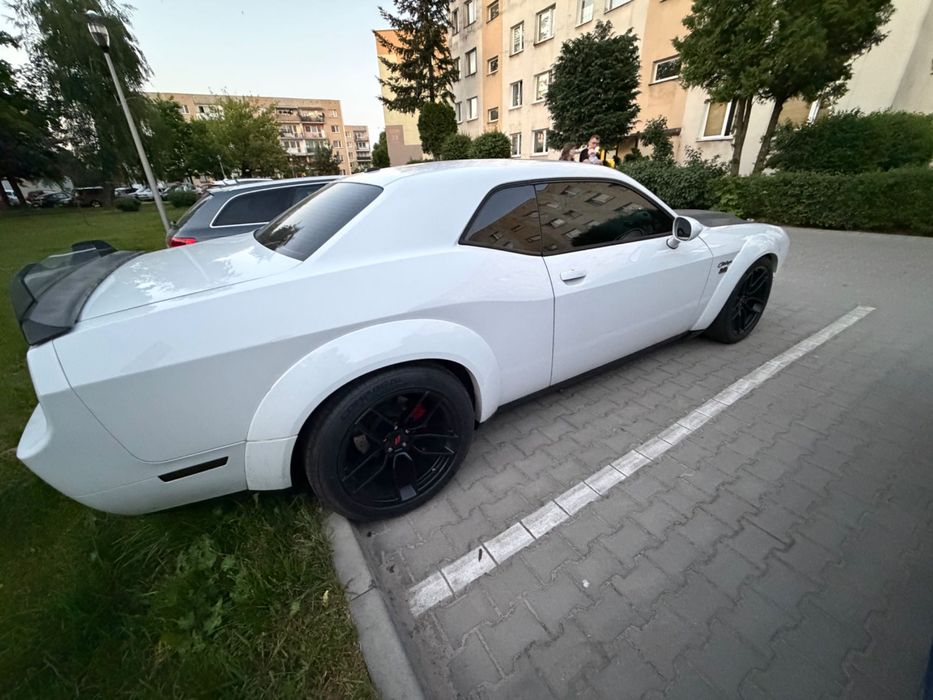 Dodge Challenger R/T 5.7 manual