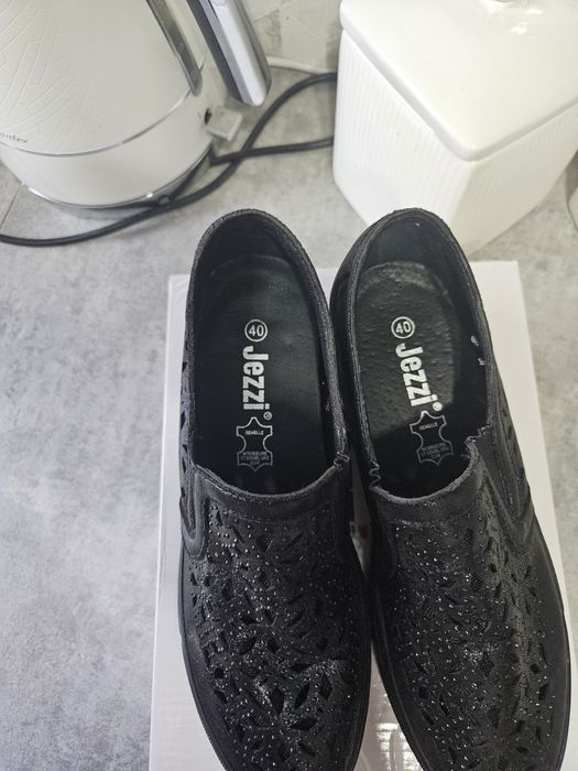Buty jezzi rozmiar 40 stan idealny