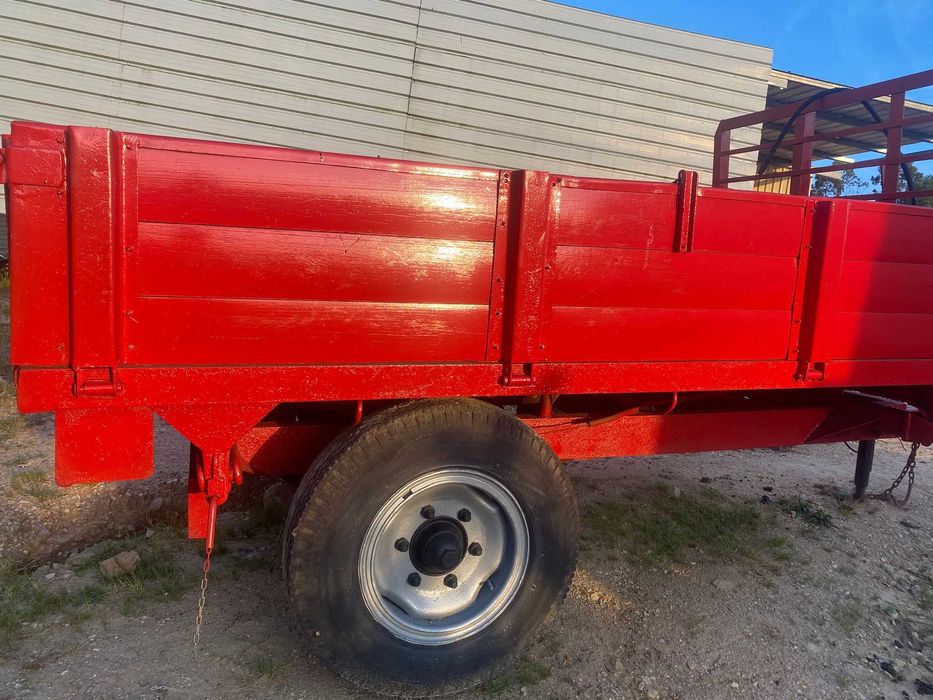 Reboque Herculano 4000 Tribasculante 3600kg