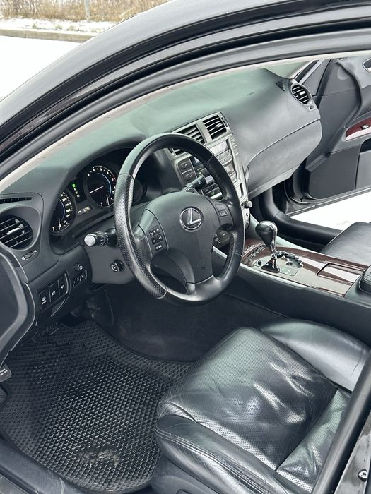 Lexus IS250 2,5 бензинПродам власний автомобіль