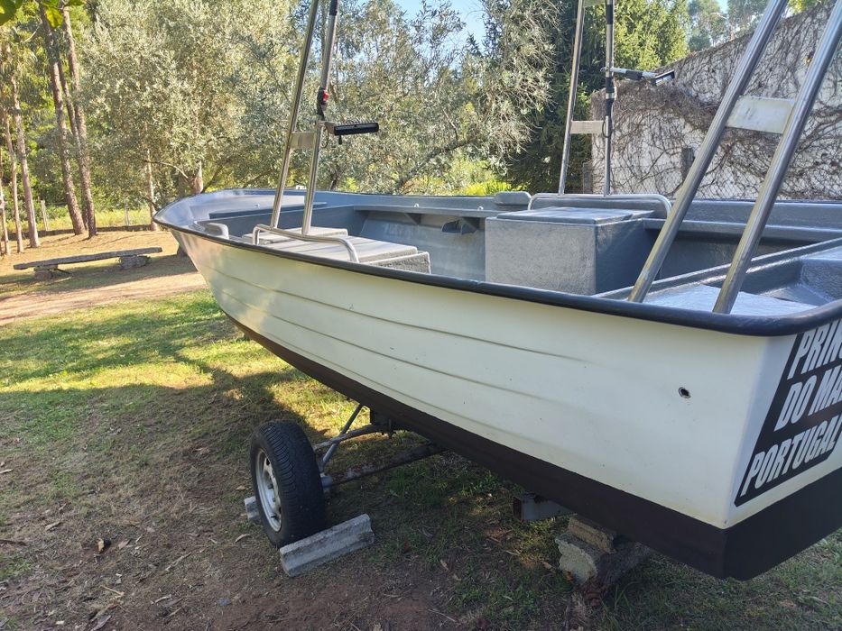 Barco de Pesca 5.91m + Motor Yamaha 25HP + Licença Profissional Rio Minho