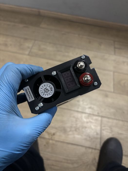 Продам инвертор 24в-220в 3000W