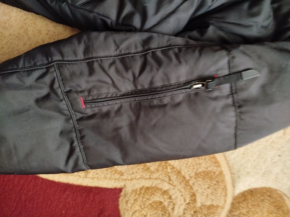 Якісна брендові куртка