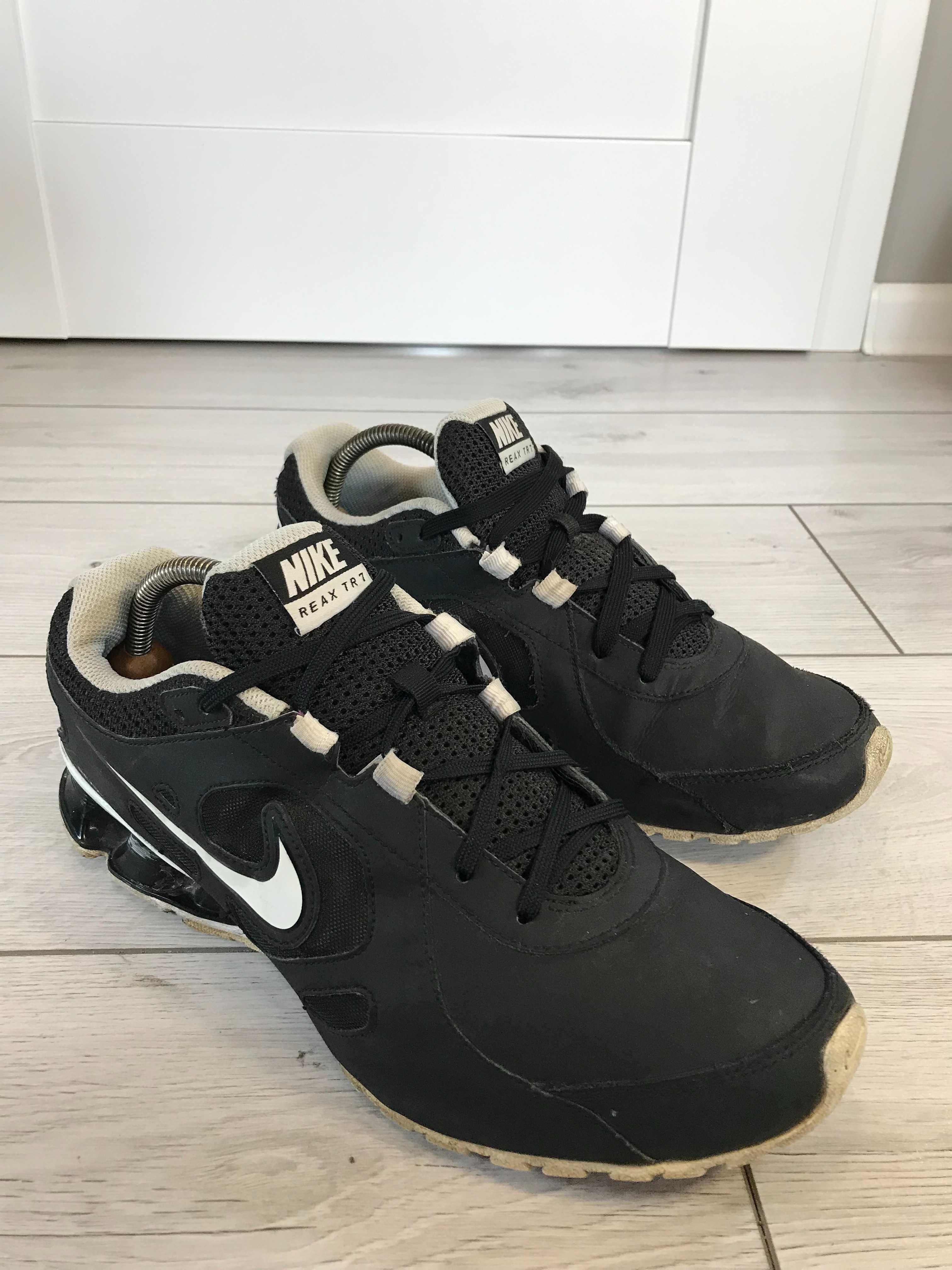 Nike reax tr7 deals