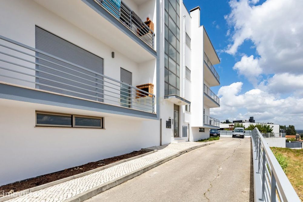 Apartamento T3 de Excelência com Terraço, Garagem Box, no Louriçal - P
