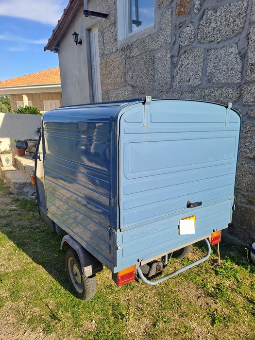 Ape 50 Piaggio azul