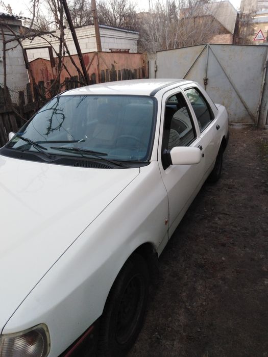 Продам ФОРД СИЕРРА 87 р.в на ходу без акума всі питання по тел.