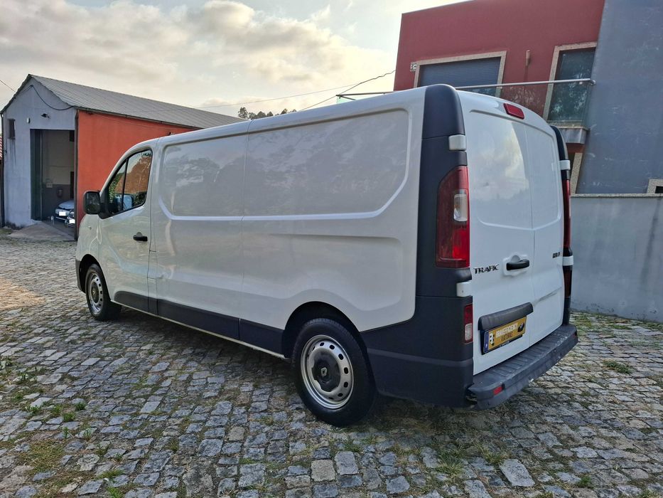 RENAULT TRAFIC 1.6 DCI 120CV LONGA MAXI NACIONAL DE 2019 (COM IVA DEDUTIVEL)
