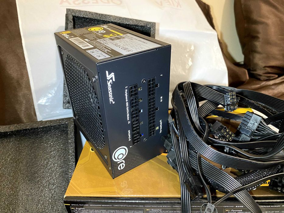 Seasonic 550W CORE GX-550 (SSR-550LX)(80 PLUS Gold) повністю модульний ...