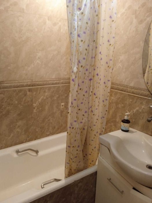 Здається кімната на короваєвих дачах