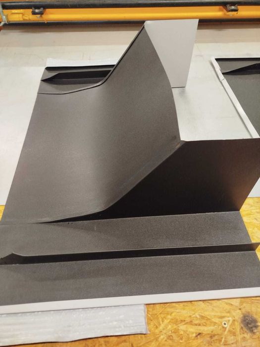 Obróbka komina z blachy