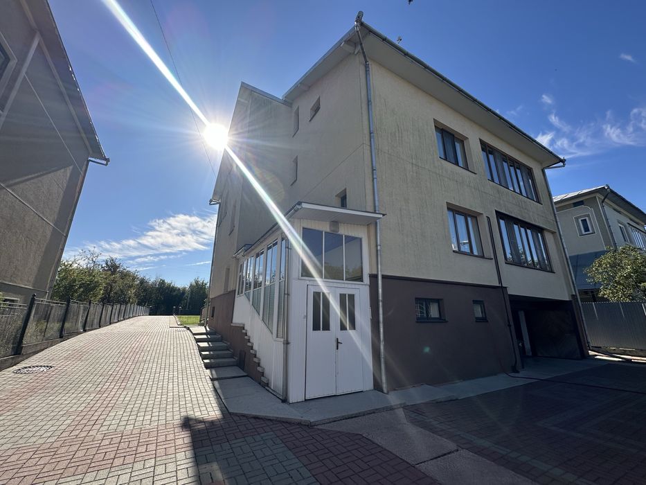 Терміновий продаж будинок з ремонтом все залишається ,ділянка 20 сотих