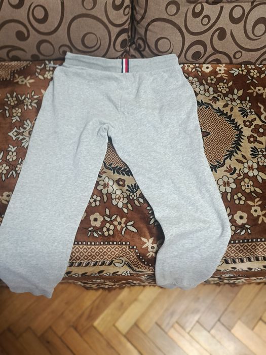 Оригінальні спортивні штани Tommy Hilfiger (розмір S)