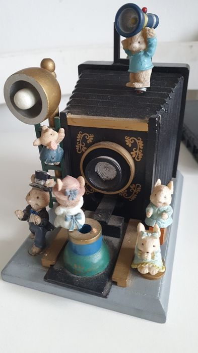 Музыкальные  ,деревянные   и керамические игрушки  ,шкатулки
