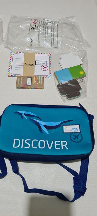 Duas bolsas de avião, para crianças.  Novo