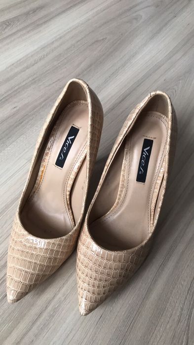 Szpilki bezowe rozmiar 36