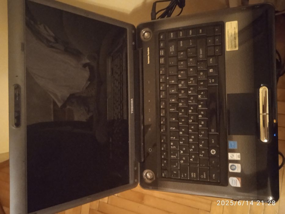 TOSHIBA A300-10 оригинал.