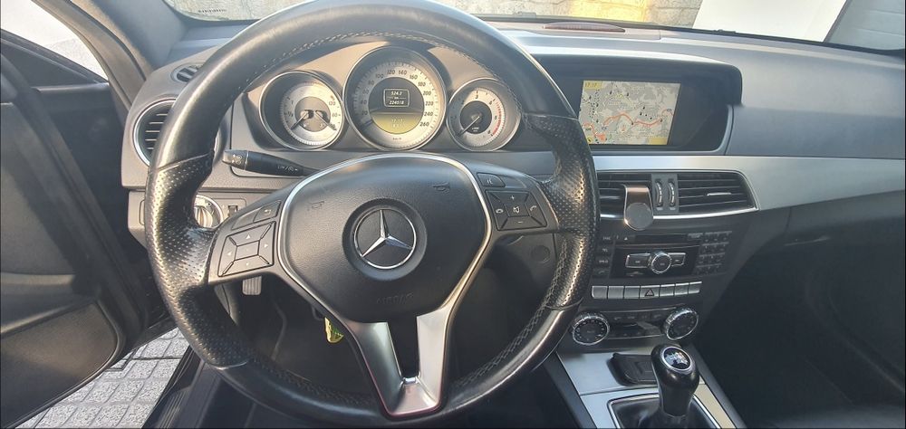 Mercedes Benz C220 Coupé Nacional