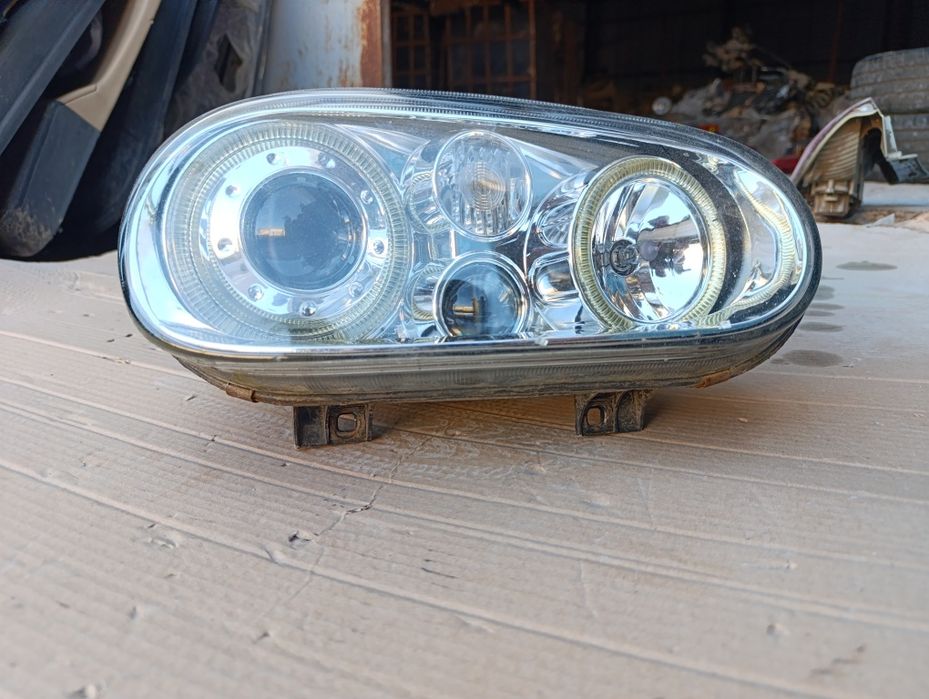 Фара передняя правая ангельские глазки Volkswagen Golf 4