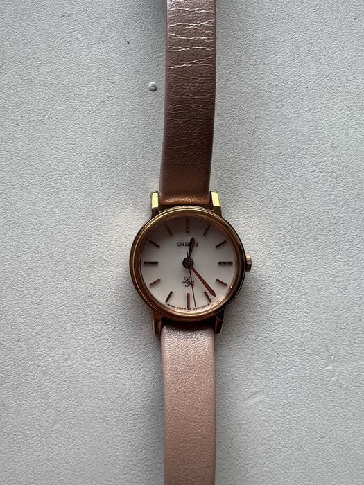 женские кварцевые наручные часы японского бренда Orient