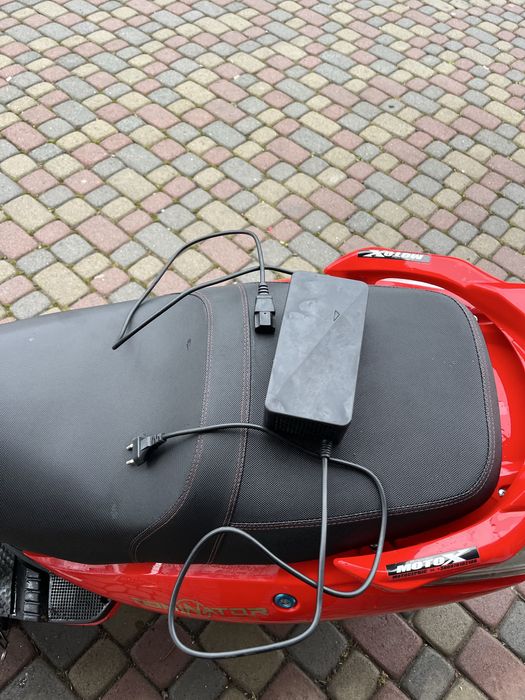 Електроскутер dominator